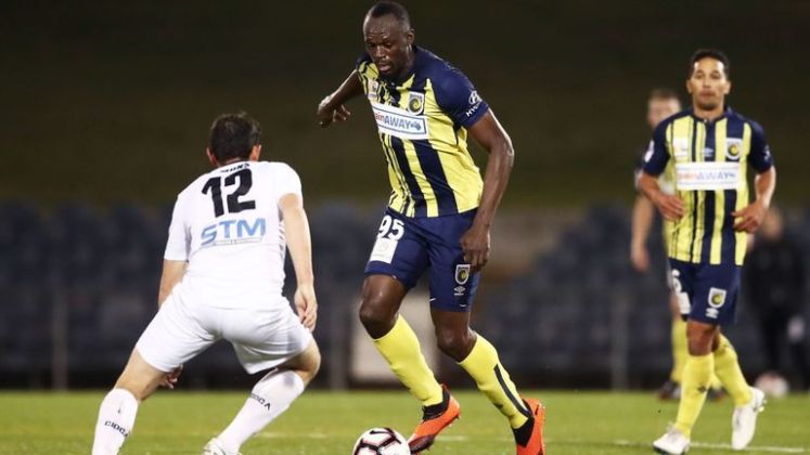 Usain Bolt retires from football after only 2 matches