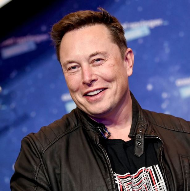 Elon Musk Discloses
That He’s Homeless
And Rotates Among
Friends Houses
Despite Being The
Richest Man In The
World