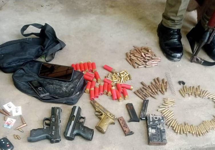 Police Arrest Suspected Armed Robber In Imo, Recovers Three Automatic English-made Beretta Pistols (Photos)