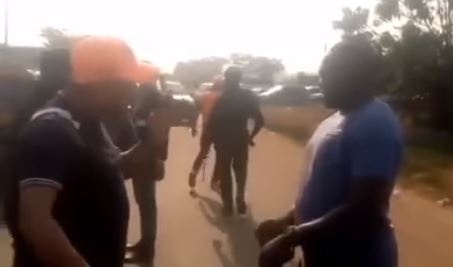 Moment Anambra Deputy Governor Dismantled Roadblock Set Up By Soldiers Over Traffic (Video)